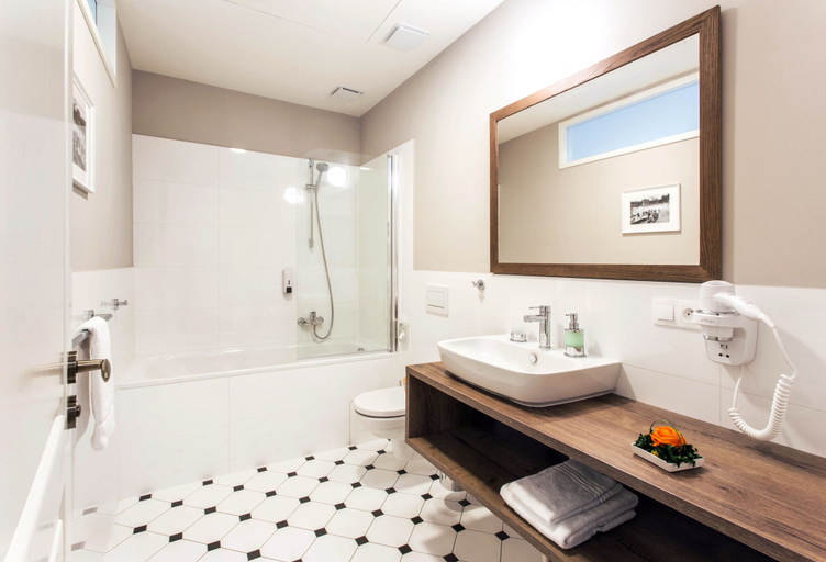 Bathroom 3, SeNo 6 Apartments, Praha 1