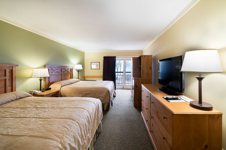 Bedroom 2, Leelanau Sands Casino & Lodge, Lake Michigan