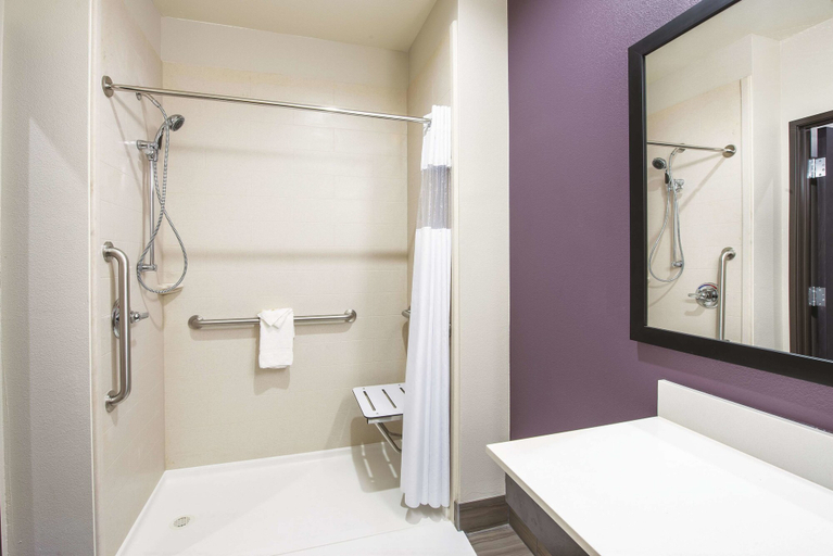 Bathroom 4, La Quinta Inn & Suites by Wyndham Enid, Garfield