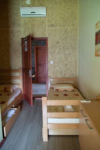 Bedroom 3, San Art Floating Hostel&Apartments, Belgrade