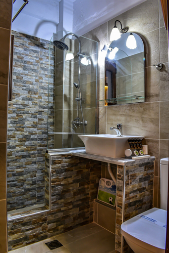 Bathroom 3, Tasia, Thessaly