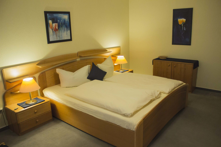 Bedroom 3, Hotel Am Friesenstrand, Wesermarsch