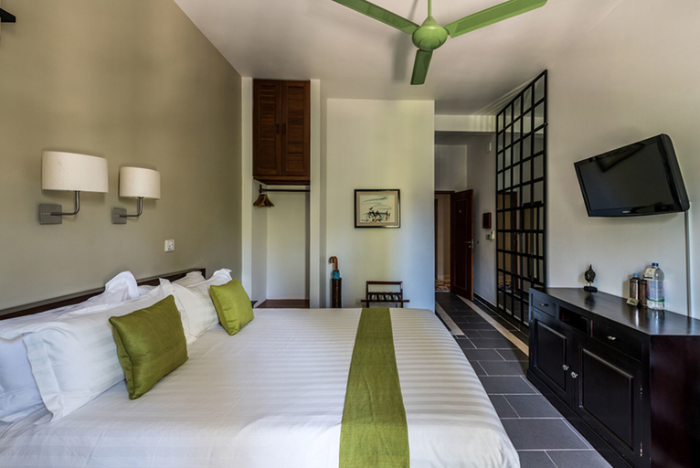 Bedroom 3, The Columns, Kampot
