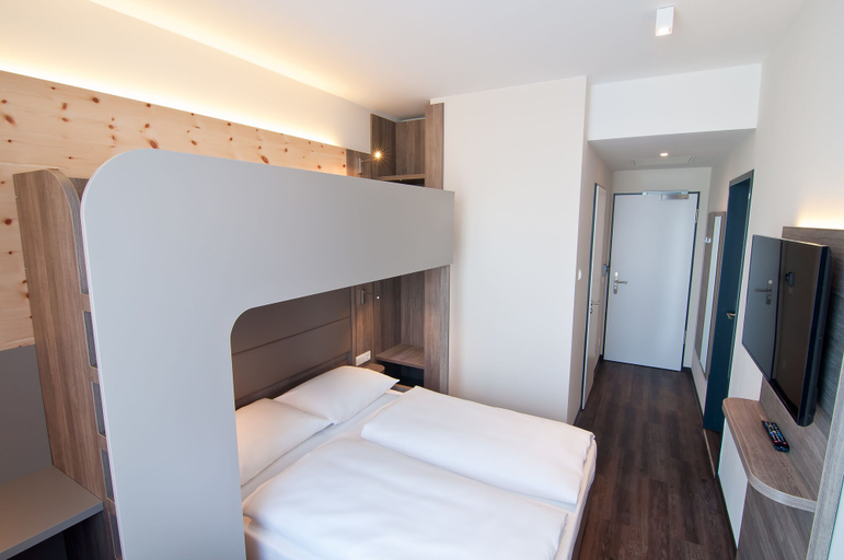 Bedroom 5, Amaro Hotel, Dachau