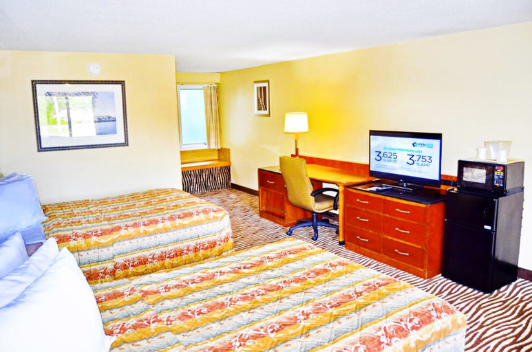 Bedroom 2, Flagship Inn And Suites, New London
