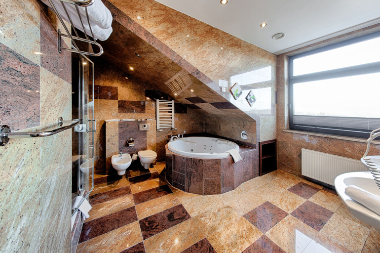 Bathroom 5, Grand Royal Hotel, Poznań City