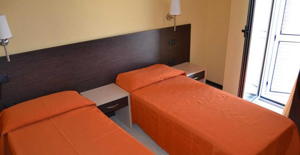 Bedroom 3, La Marina residence club, Cosenza