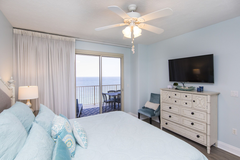 Bedroom 3, Treasure Island 1802, Bay