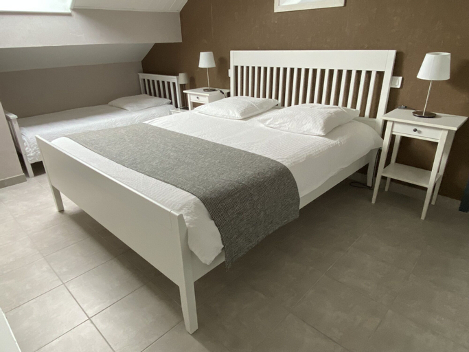 Bedroom 4, Chambre D'hôtes LA Colombe, Moselle