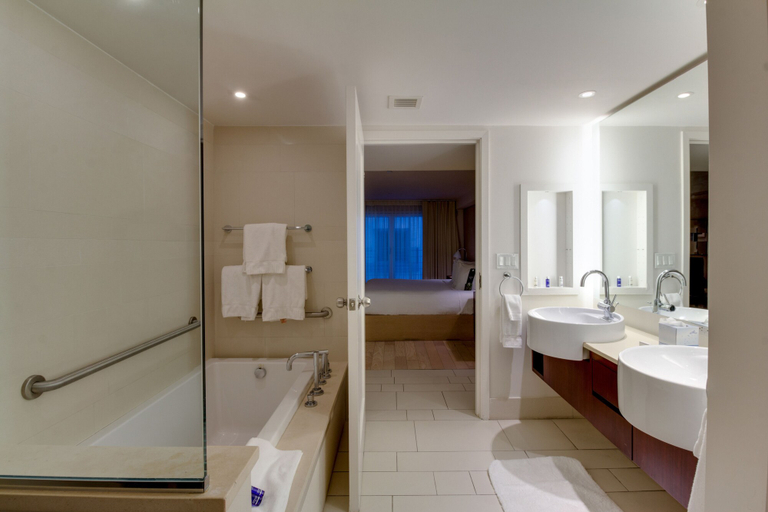Bathroom 5, Allegria Hotel, Nassau