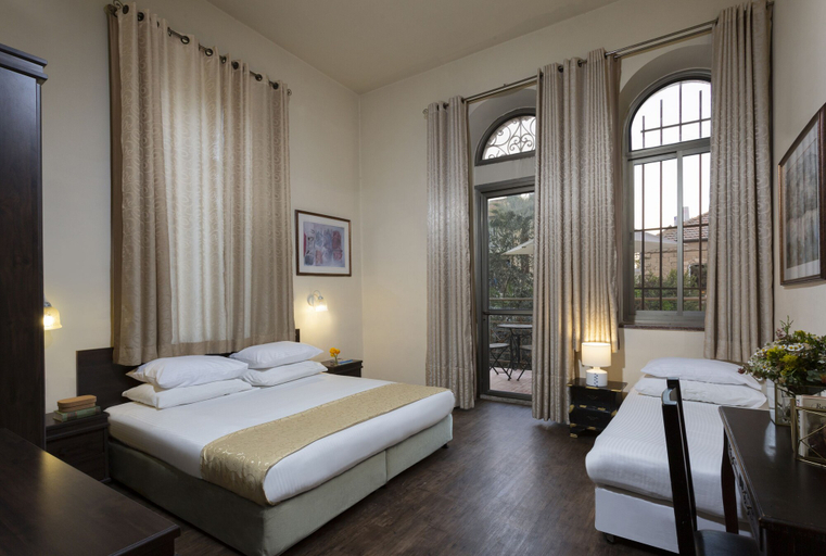Bedroom 4, Little House in Bakah, Jerusalem