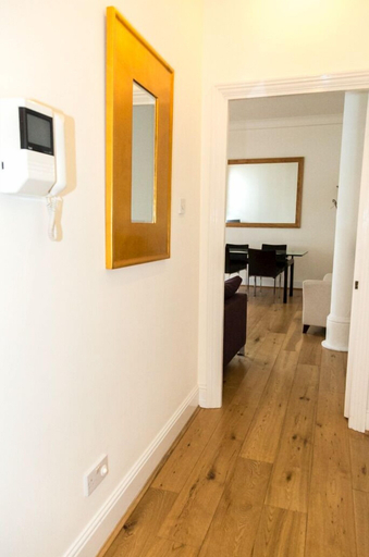 Others 4, Modern 2 bed flat in historic building, London