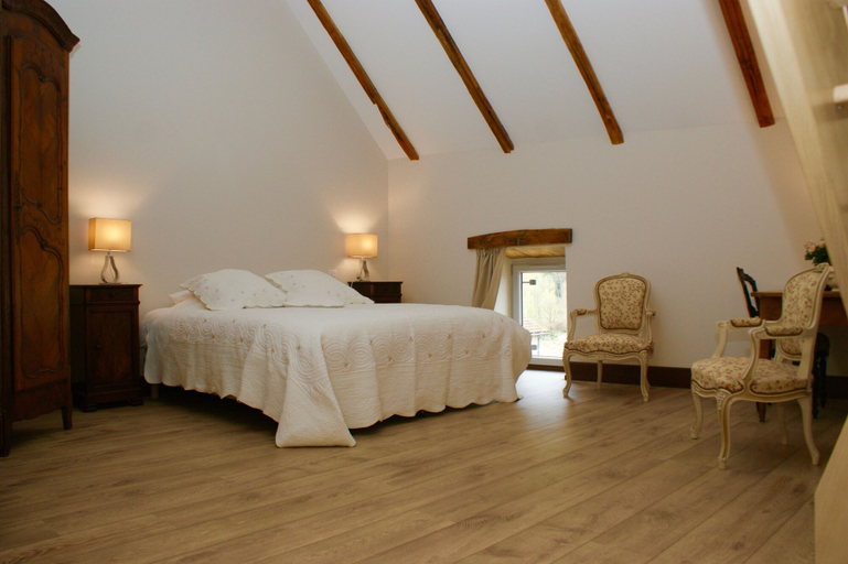 Bedroom 5, Les Fréjals, Aveyron