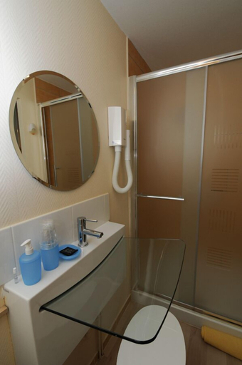 Bathroom 5, Au Clos d'Ardennes, Ardennes
