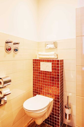 Bathroom 5, Hotel Hamburger Perle, Hamburg