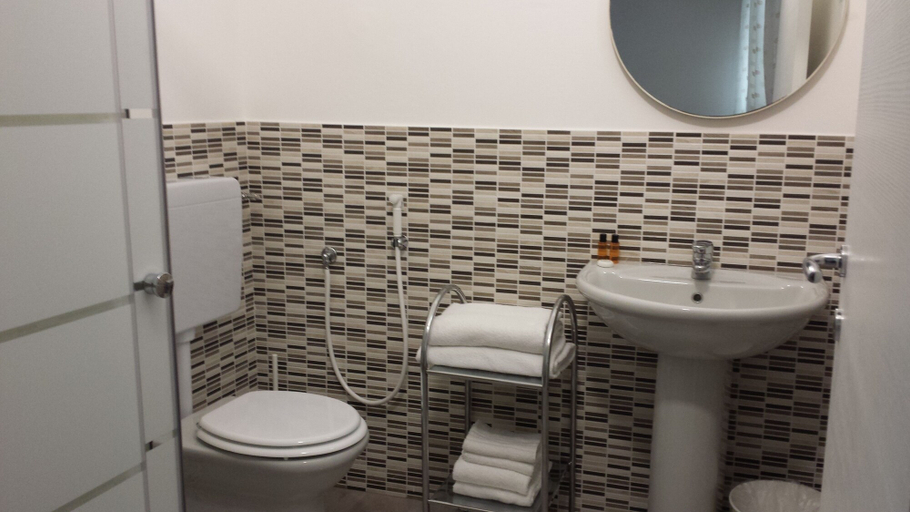 Bathroom 4, Hotel Firenze 2000, Florence