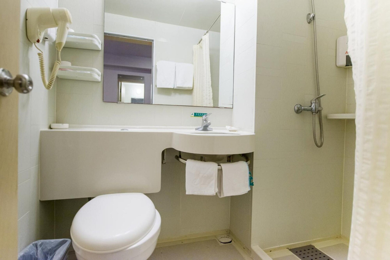 Bathroom 3, Jinjiang Inn (Jinan Daming Lake Baotu Spring), Jinan