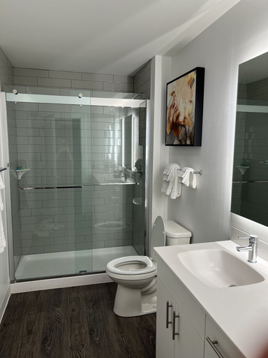 Bathroom 4, Leavenworth Local Hotel, Leavenworth