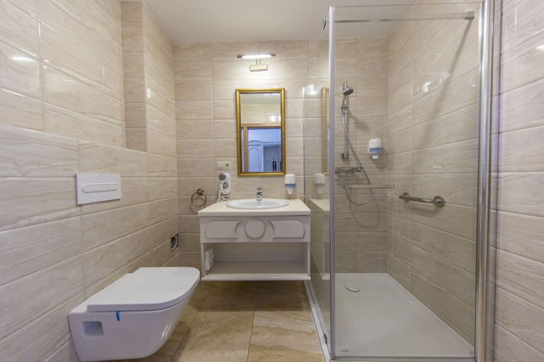 Bathroom 4, Hotel Kiston, Bytów