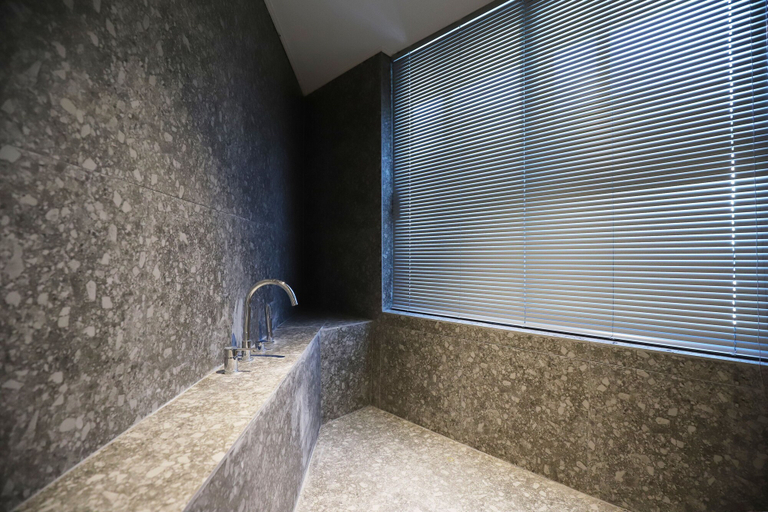Bathroom 2, Biennale Hotel, Buk