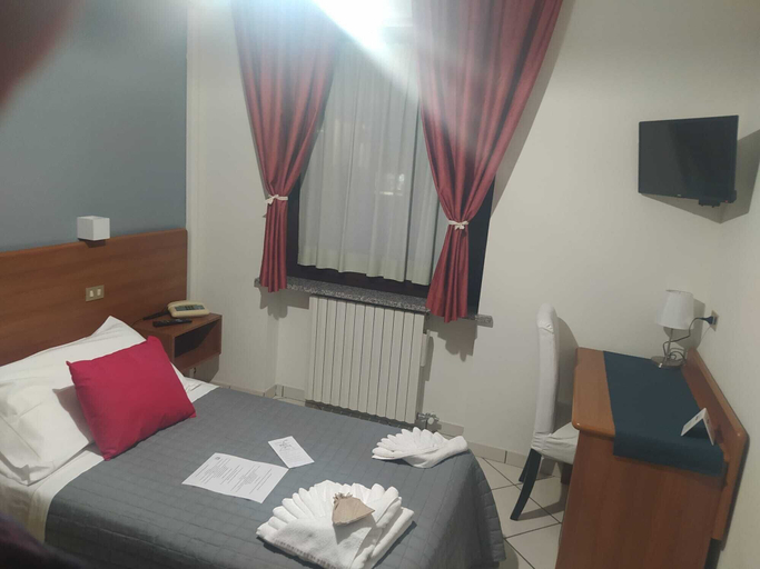 Bedroom 3, Hotel Baiardo, Novara