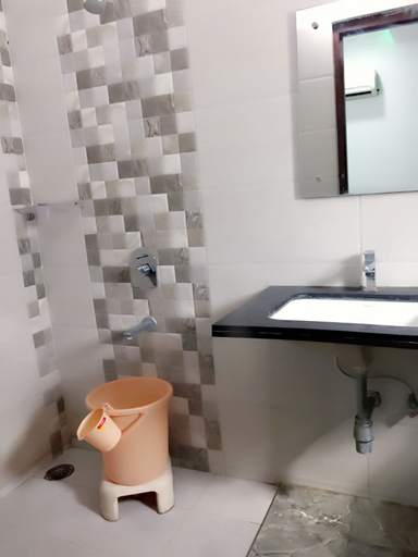 Bathroom 3, Prestige service apartment, Hyderabad