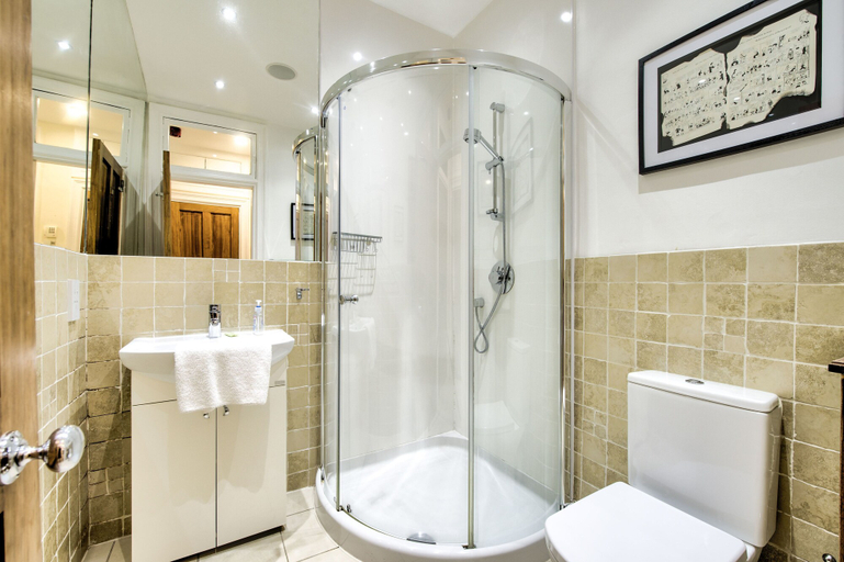 Bathroom 4, St Stephen Street Apartment, Edinburgh