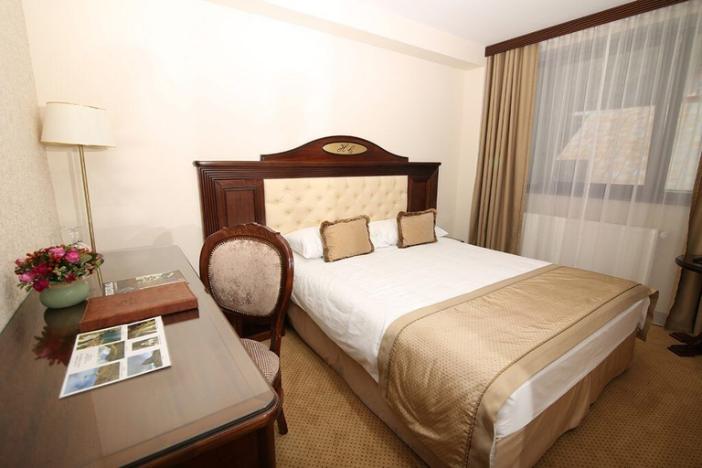 Bedroom 3, Hotel Carmen, Predeal