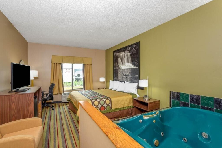 Others 5, Super 8 by Wyndham Goshen, Elkhart