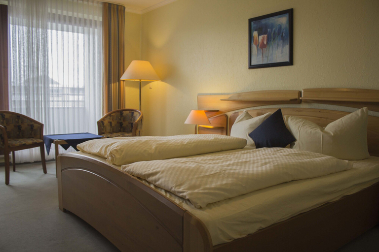 Bedroom 4, Hotel Am Friesenstrand, Wesermarsch