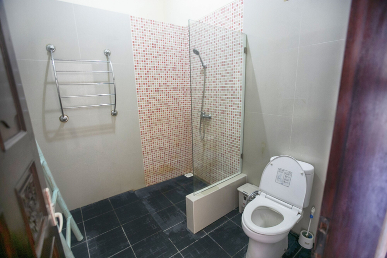 Bathroom 3, Krishna Villas, Badung