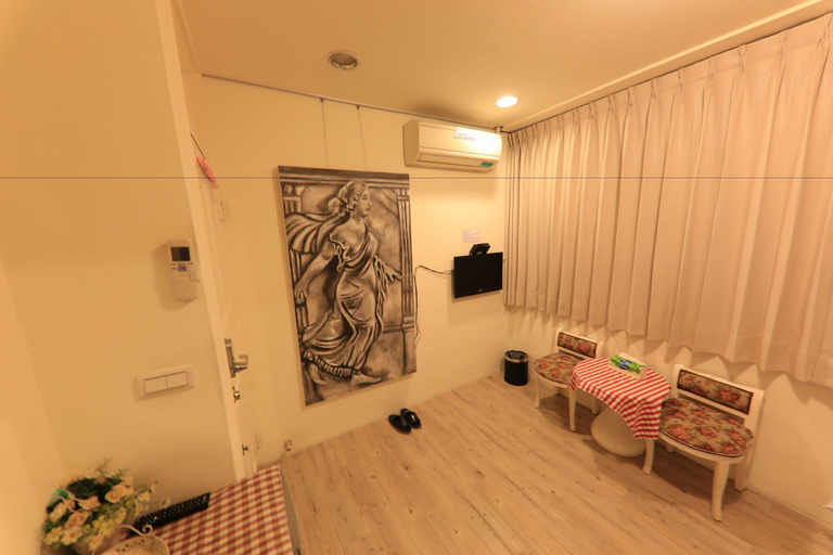Others 5, Fengchia Provence, Taichung