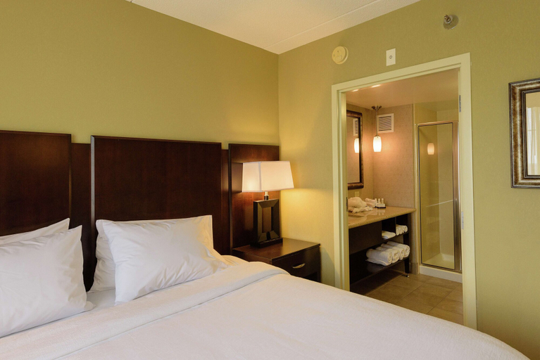 Bedroom 3, Embassy Suites by Hilton Minneapolis North, Hennepin