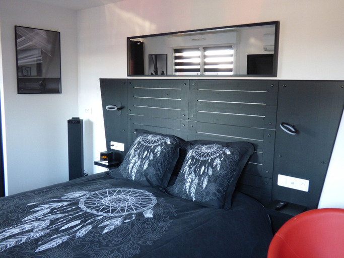 Bedroom 3, La Colline aux Yeux Doubs, Doubs