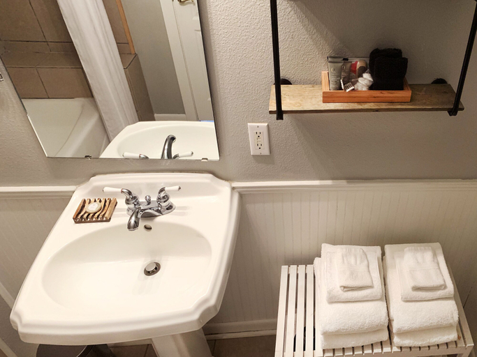 Bathroom 4, Artisan Downtown, Volusia