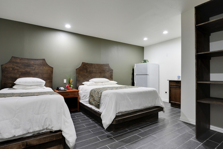 Bedroom 3, Romantic Inn & Suites, Dallas