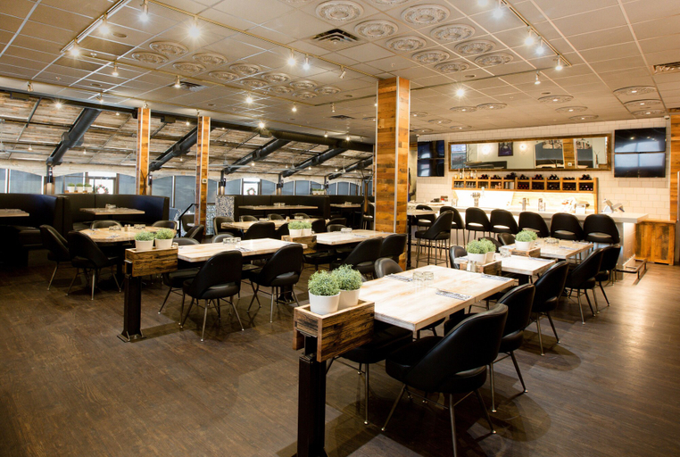 Food & Drinks 5, Sandman Signature Lethbridge Lodge, Division No. 2