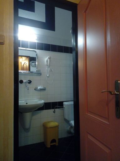 Bathroom 4, Hotel Cade, Písek