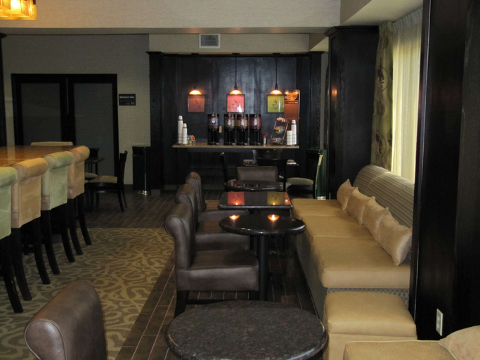 Food & Drinks 5, Hampton Inn Lindale/Tyler, Smith