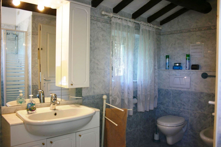 Bathroom, Monte del Lago, Perugia