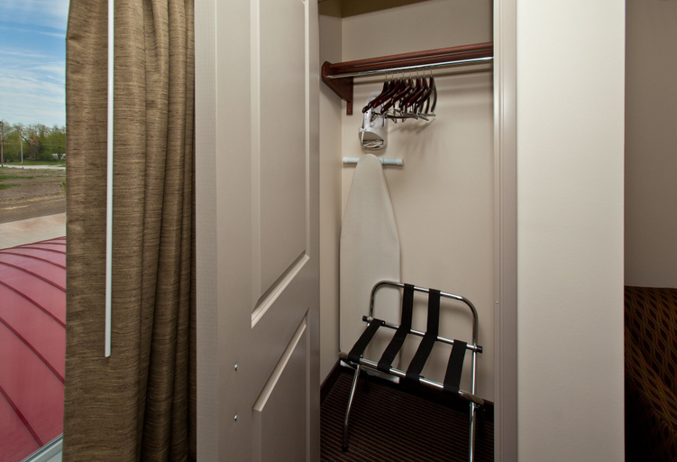 Bathroom 5, AmericInn by Wyndham Sibley, Osceola