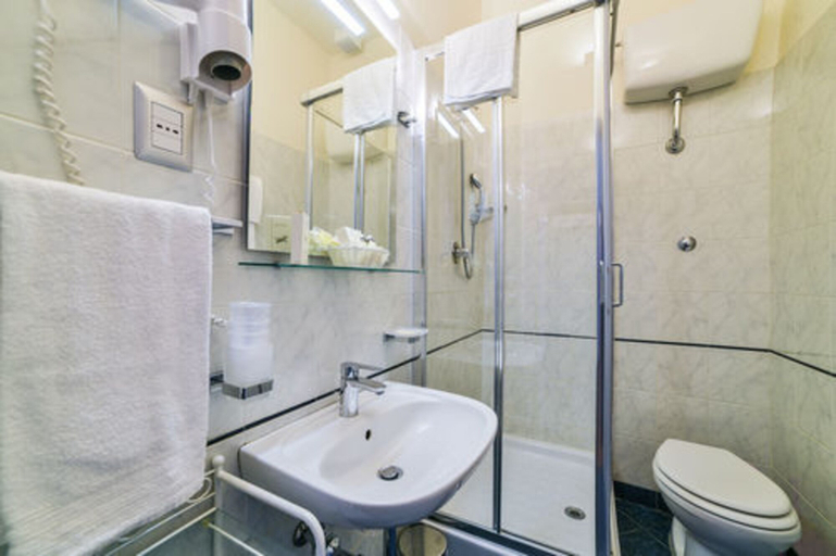 Bathroom 4, Hotel Bella Firenze, Florence