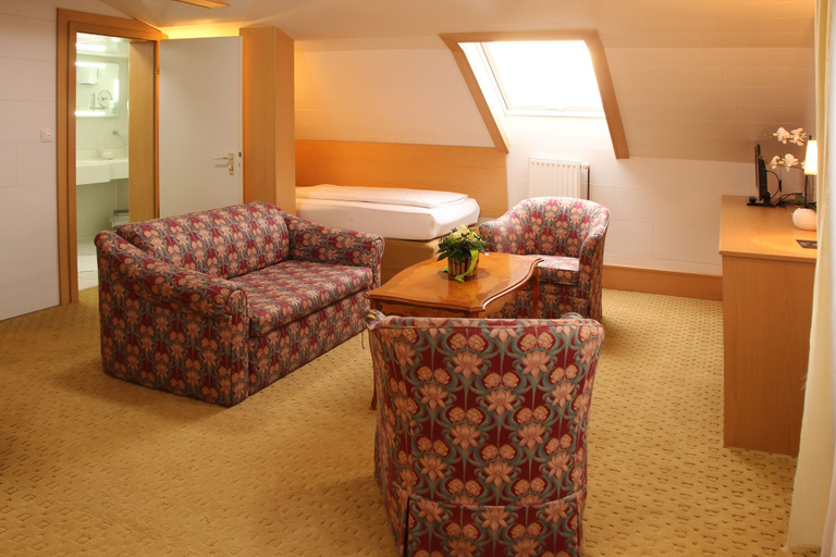 Others 5, Hotel & Restaurant Bei Baki, Region Hannover