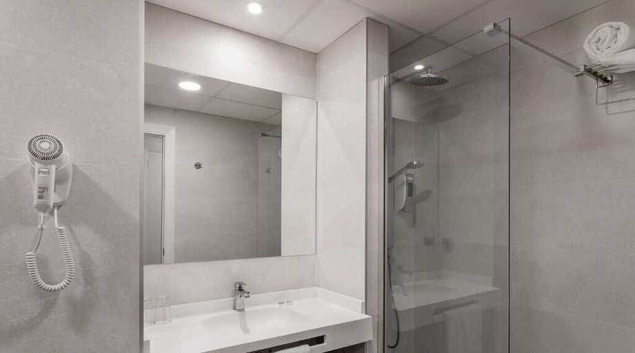 Bathroom 4, Hotel Villa San Juan, Alicante