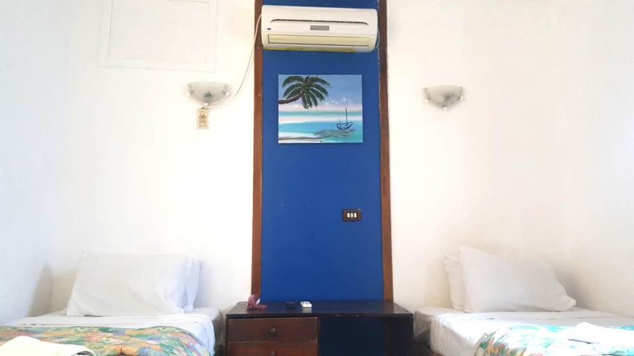 Bedroom 4, Neptune Hotel, Sant Katrin