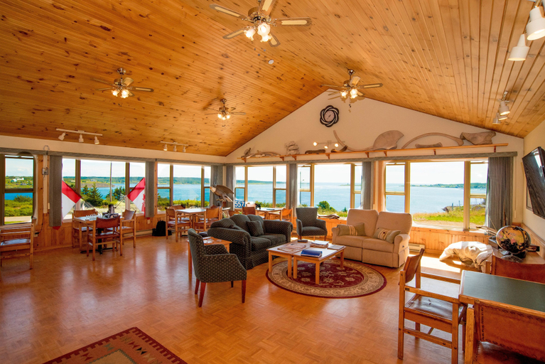 Food & Drinks 5, Brier Island Lodge, Digby