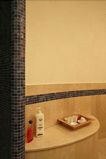 Bathroom 5, Hotel Faldernpoort, Emden