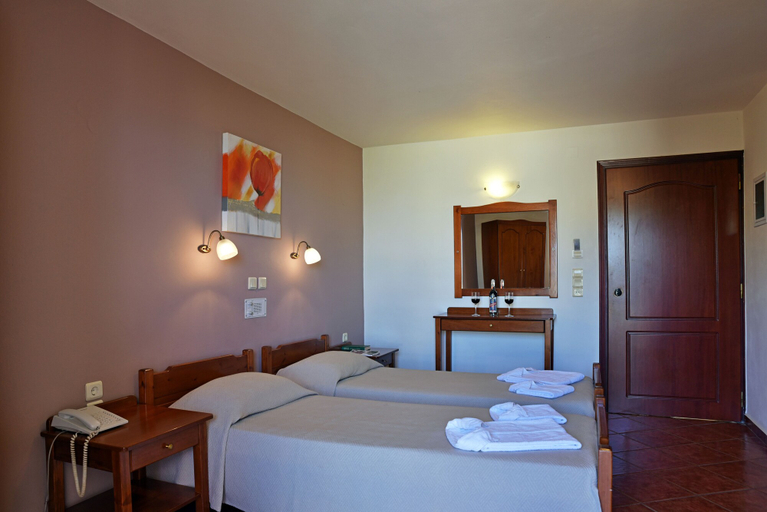 Bedroom 2, Iolkos Hotel Apartments, Crete