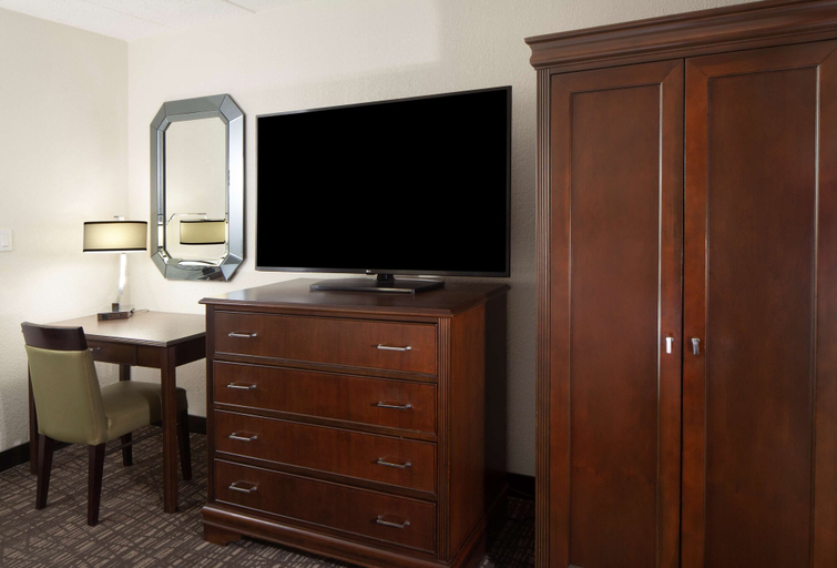 Bedroom 3, Embassy Suites by Hilton Philadelphia Airport, Philadelphia