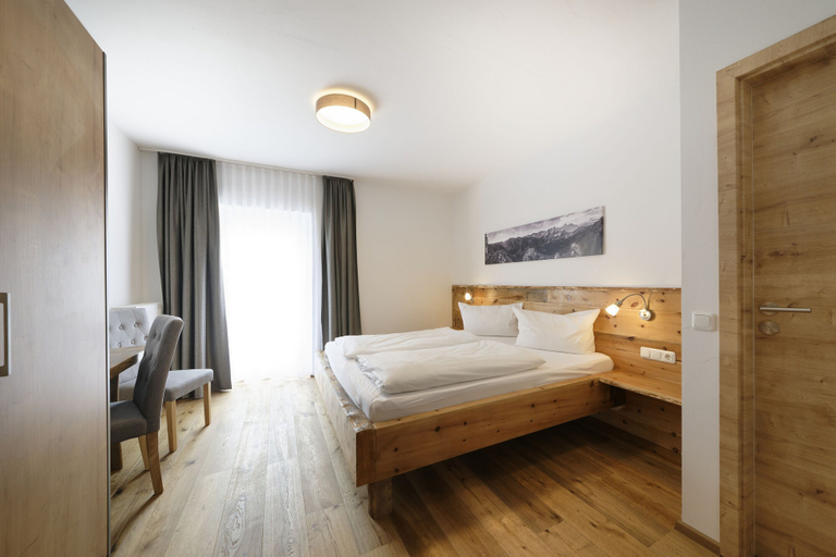 Bedroom 4, Hotel Garni Alpengruss, Garmisch-Partenkirchen